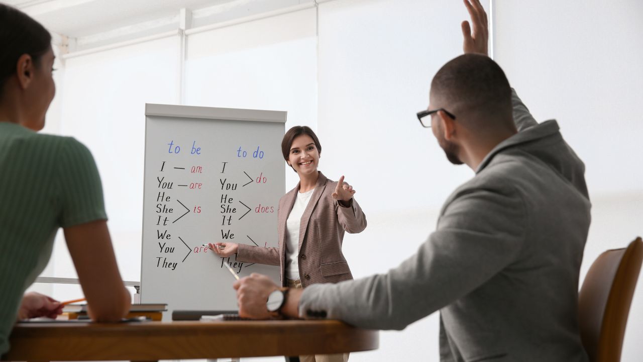 Nie daj się oszukać! Czyli jak wybrać kurs języka angielskiego? Na zdjęciu taki kurs stacjonarny.